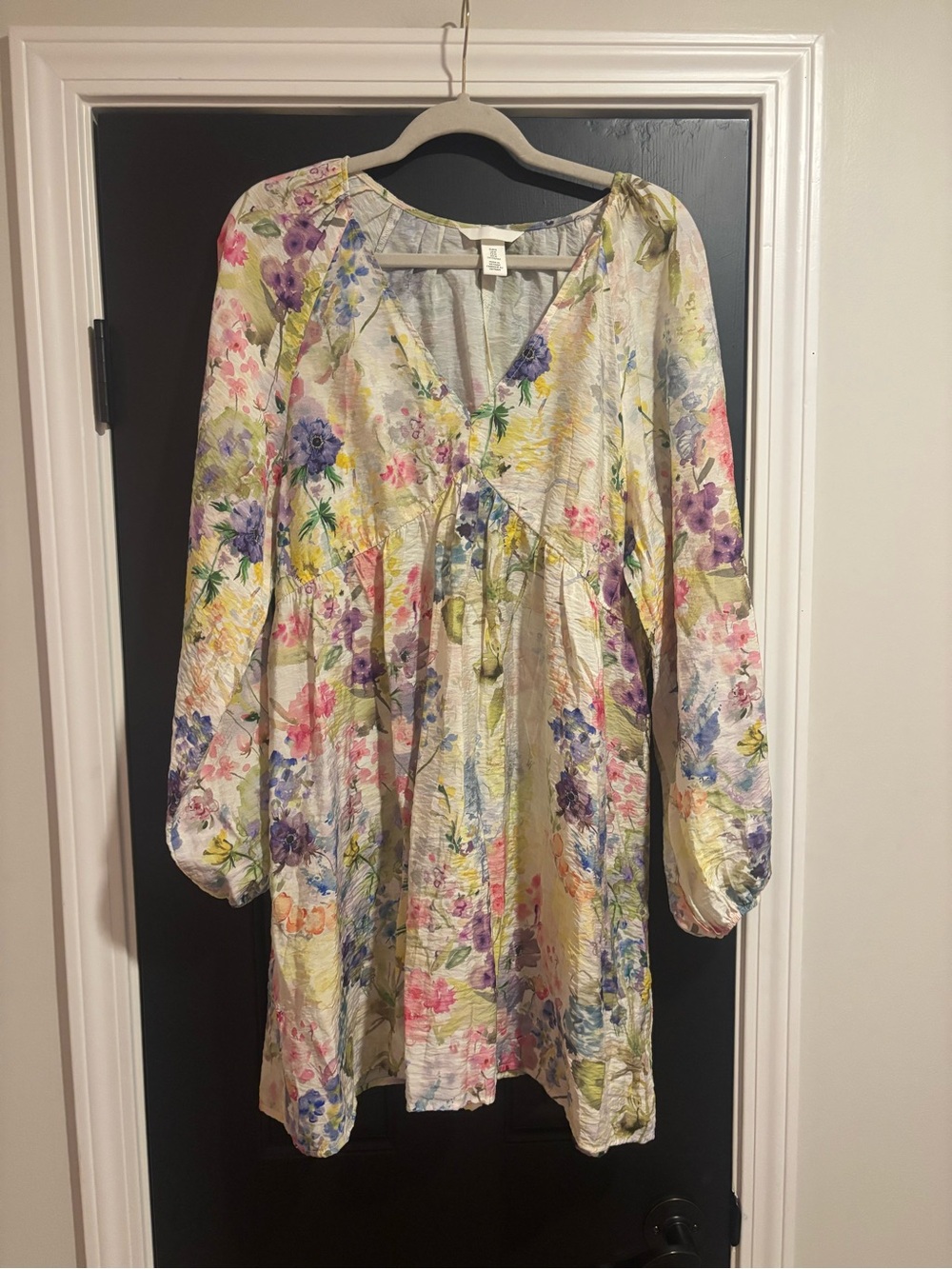 H&M Pastel Floral V‑Neck Long‑Sleeve Casual Dress